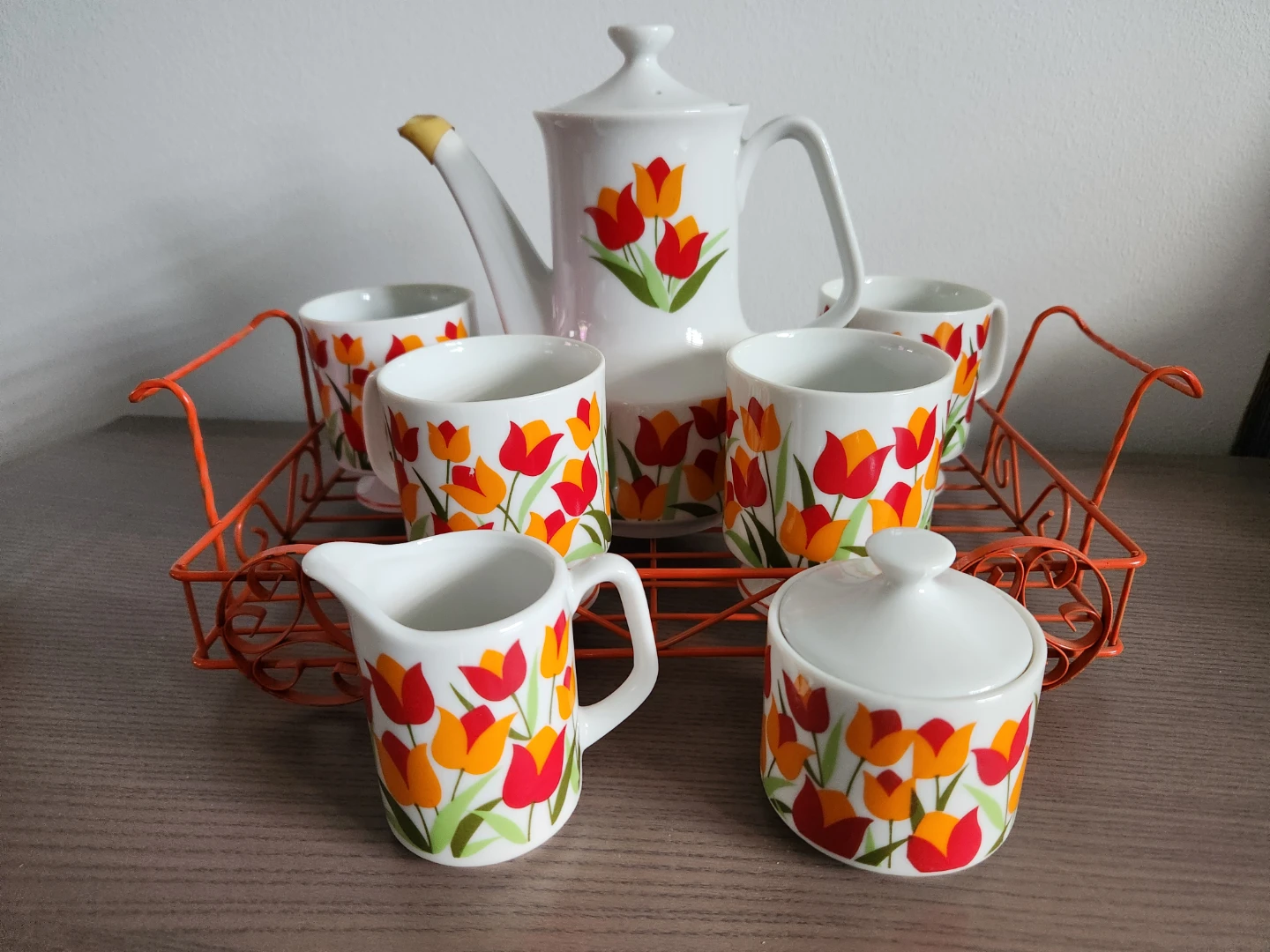Coffee Pot and Mug Set with Tulips Design - photo 2