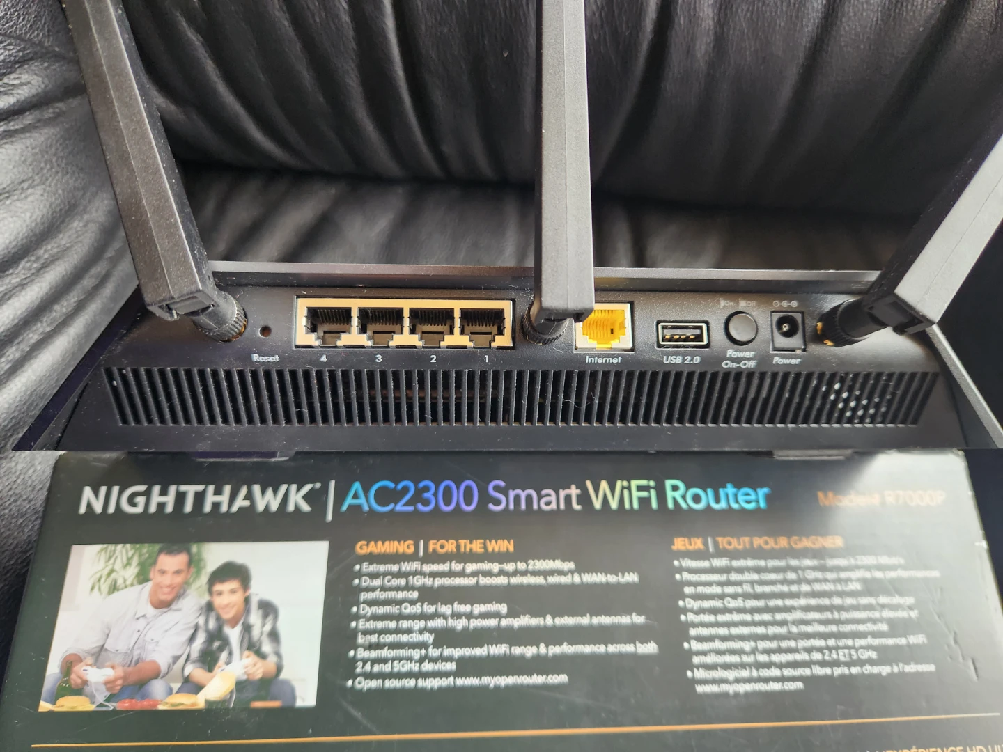 NETGEAR Nighthawk AC2300 Smart WiFi Router R7000P - photo 4