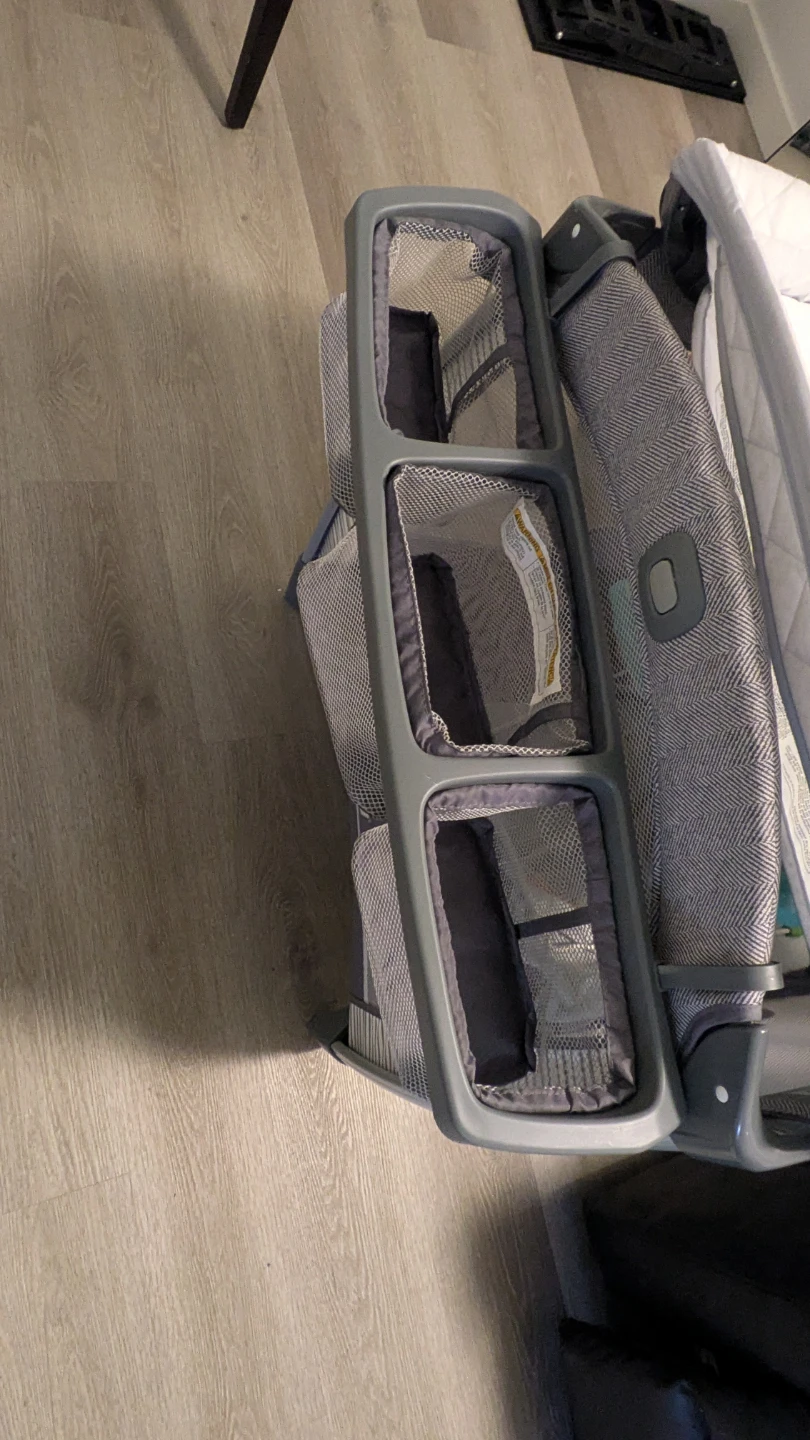 Graco Pack 'n Play with Bassinet and Rocker - photo 2