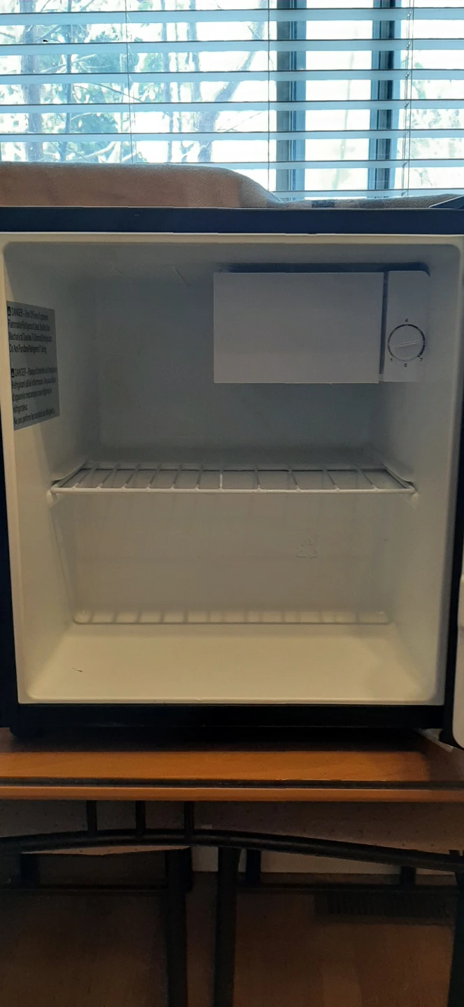 Galanz Mini Fridge - photo 2