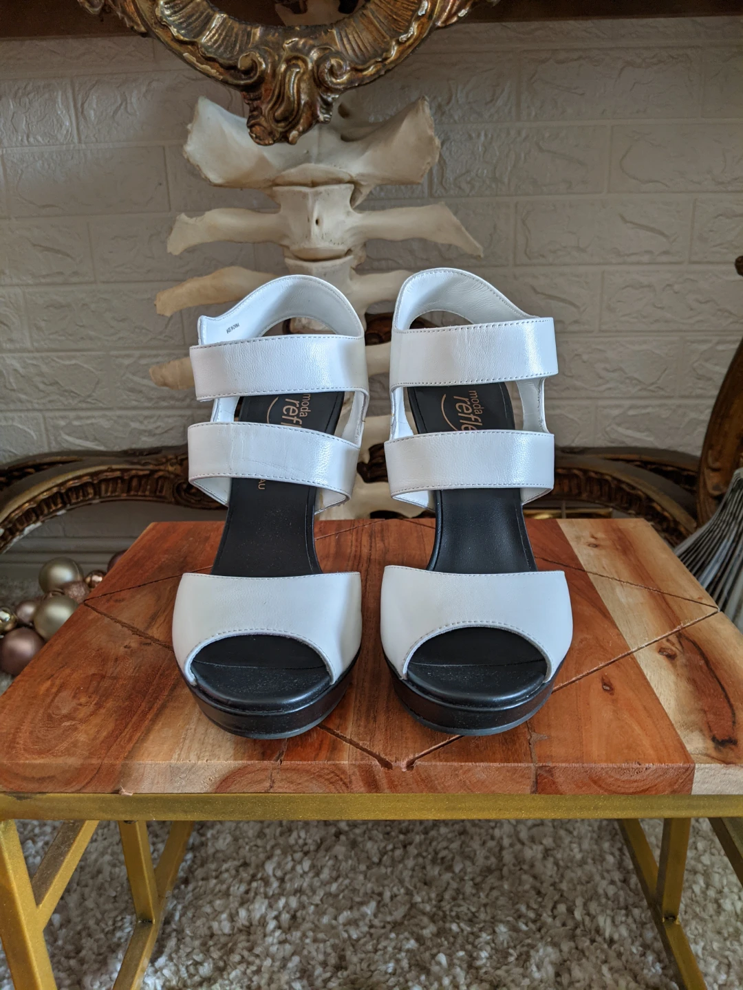 Le Château White Strappy Platform Heels Size 8.5