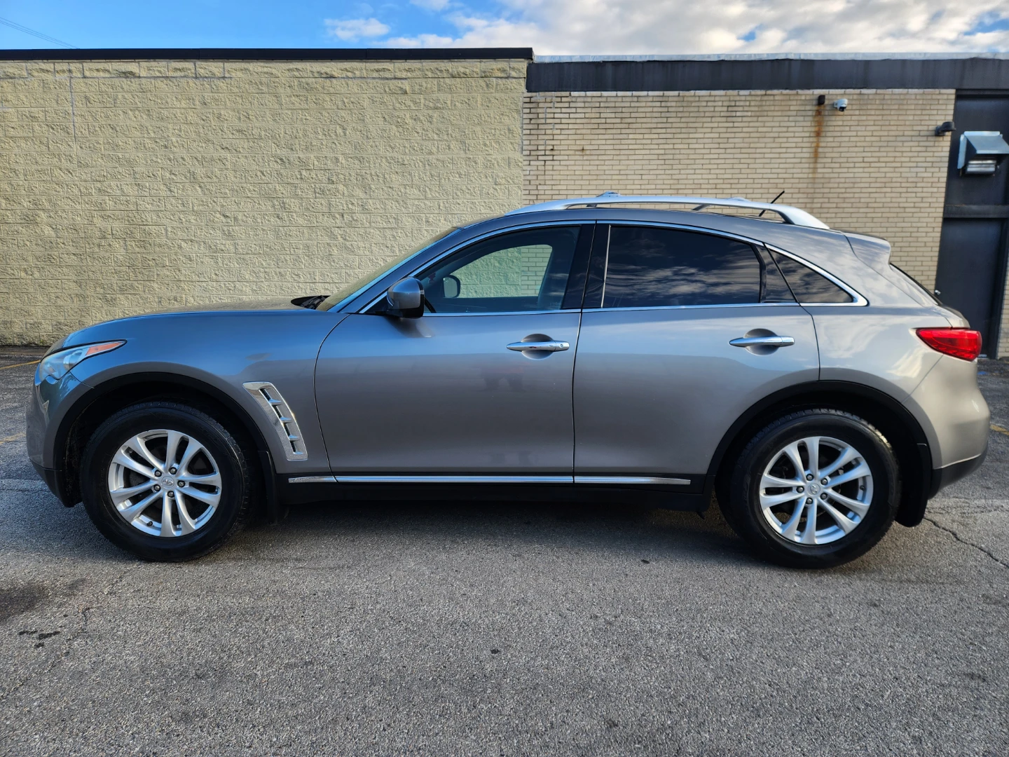2011 Infiniti FX35