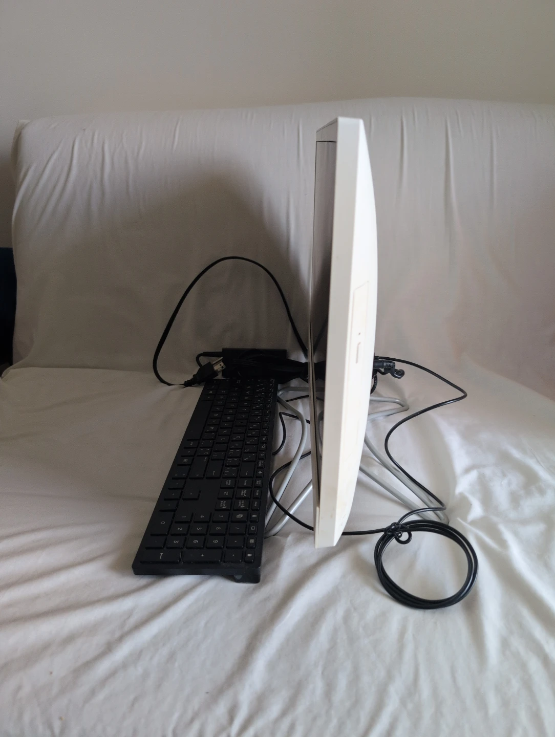 HP 22 All-in-One Desktop with Chrome OS - photo 4