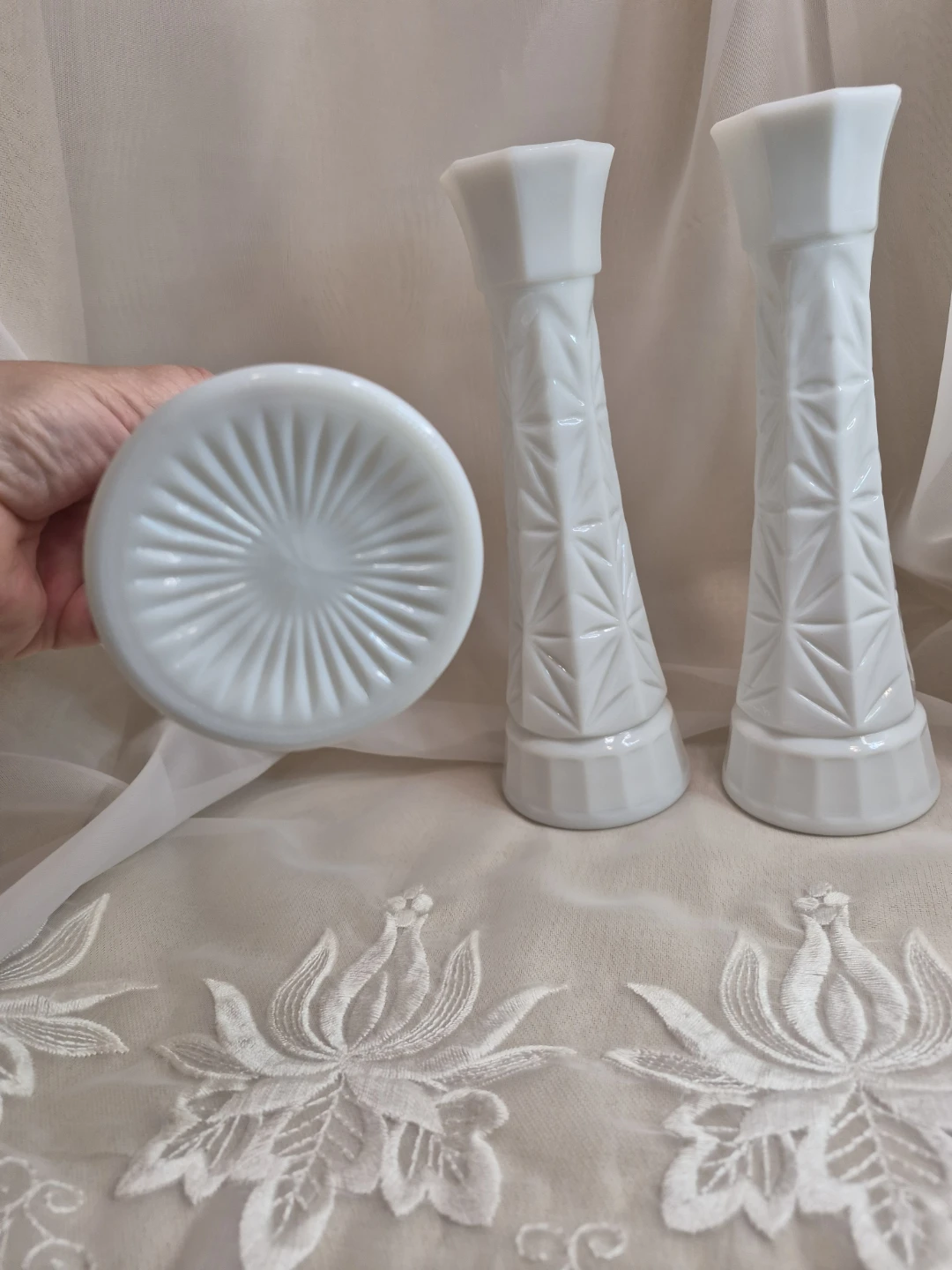 Set of 3 Vintage White Milk Glass 9" Tall Matching Vases - photo 4