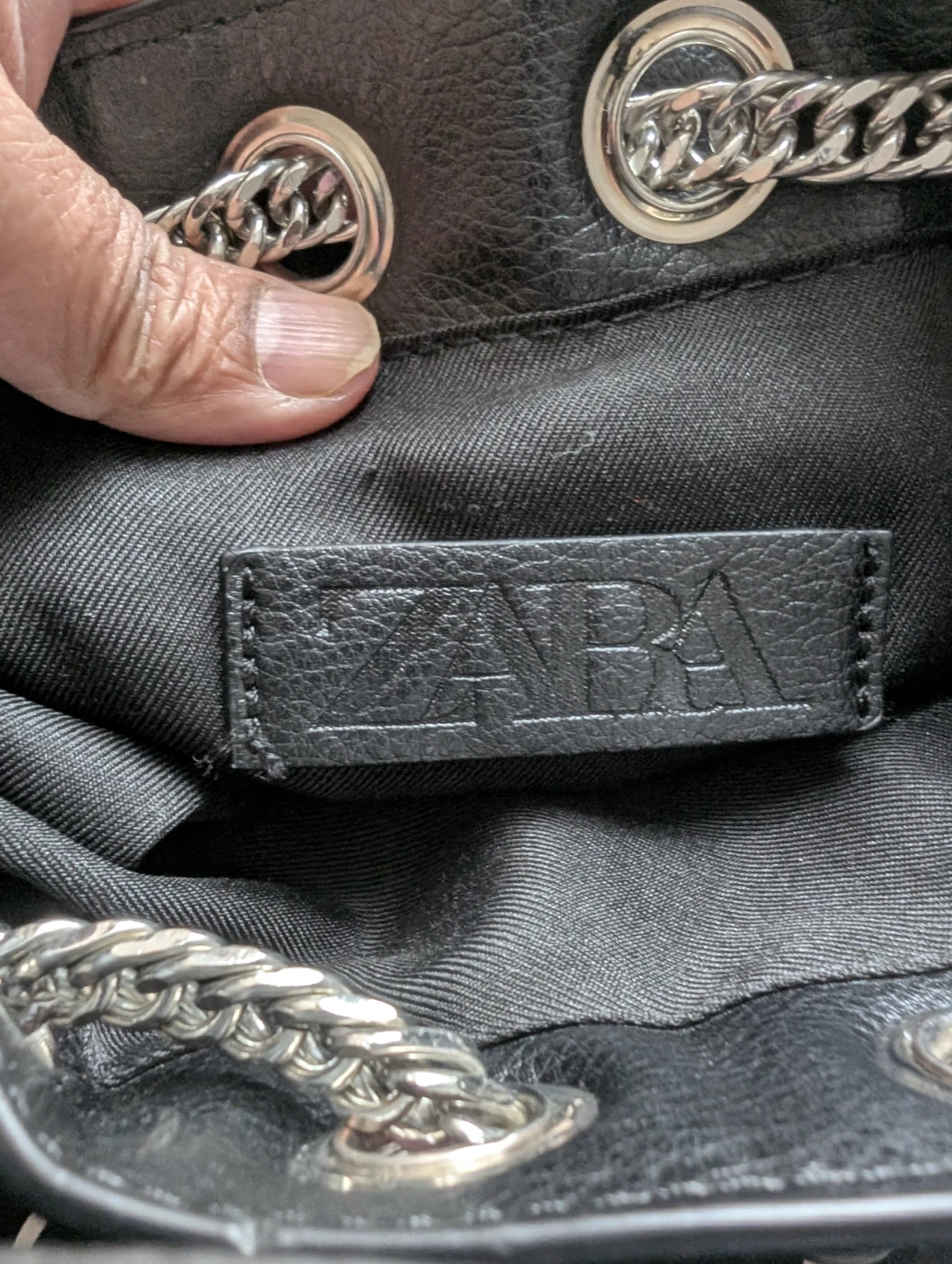 Zara Black Quilted Bucket Bag - photo 3