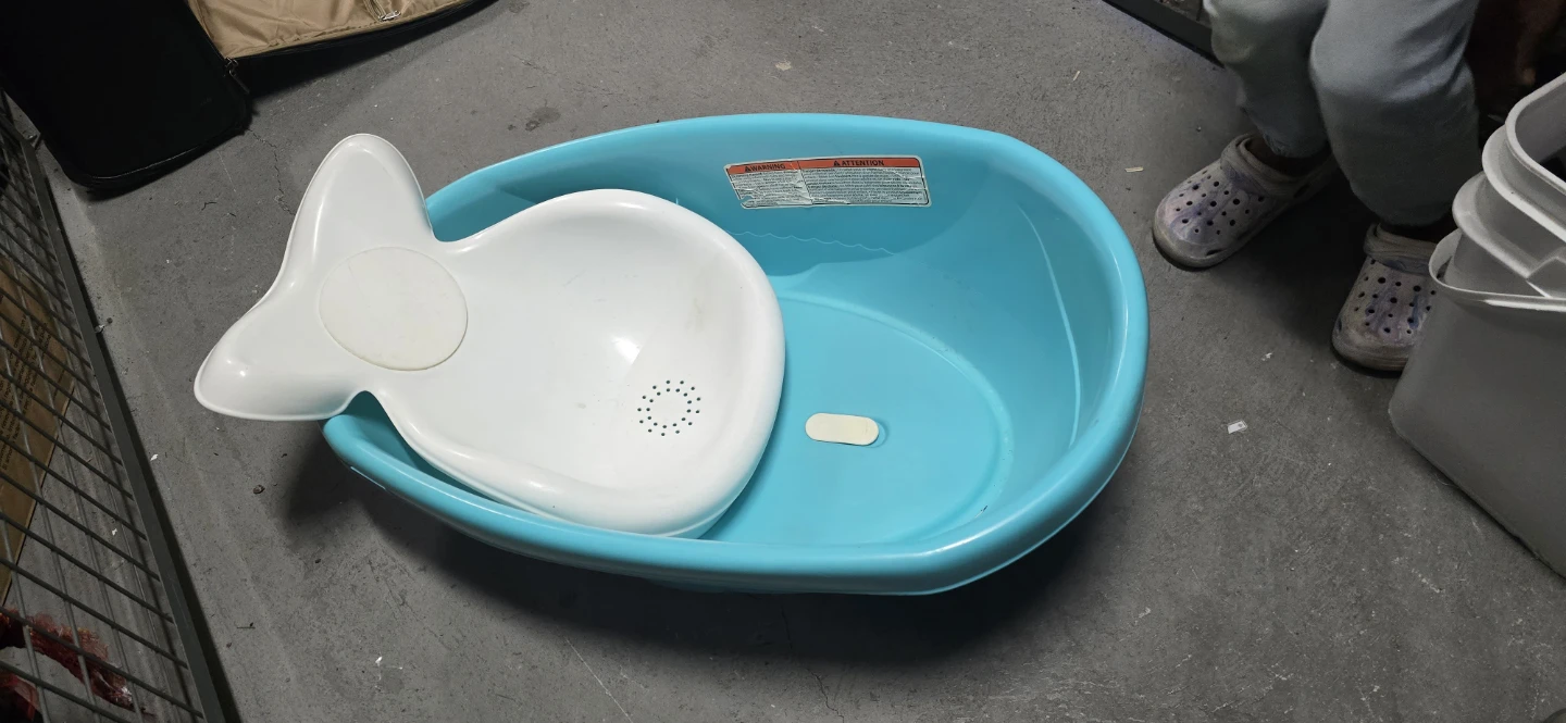 The First Years Baby Bath Tub with Whale Insert