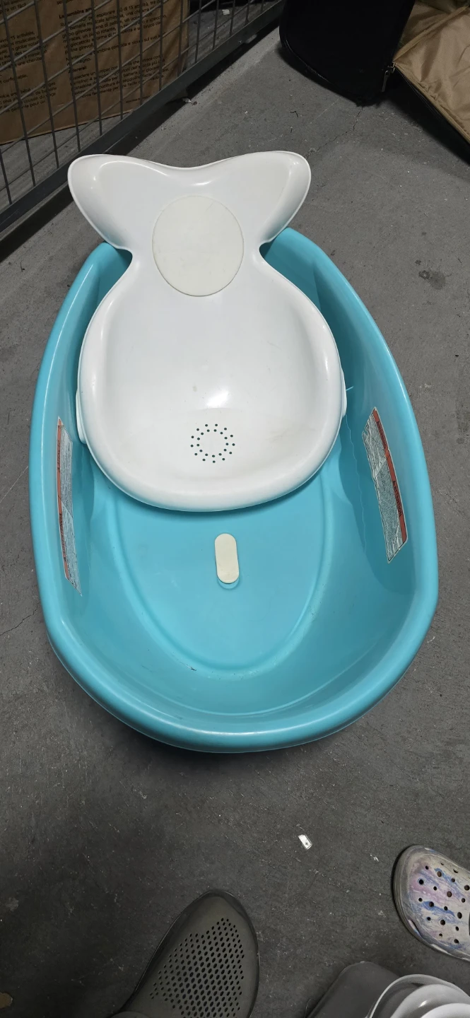 The First Years Baby Bath Tub with Whale Insert - photo 2