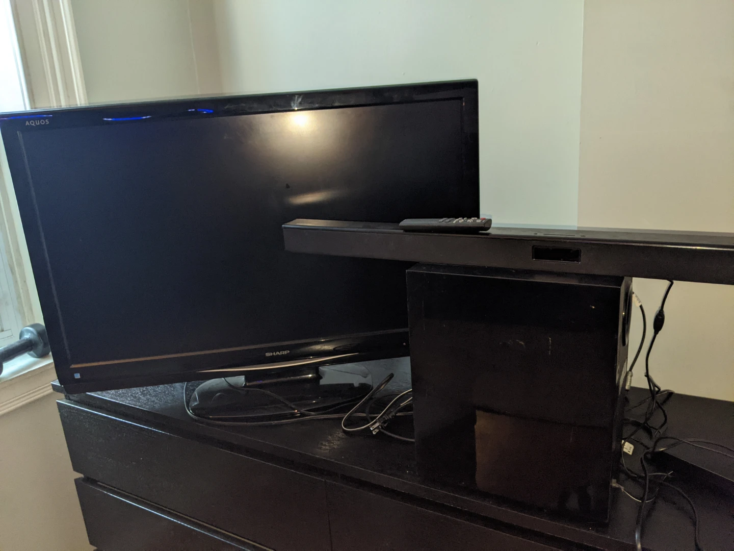 37" tv Samsung soundbar and subwoofer