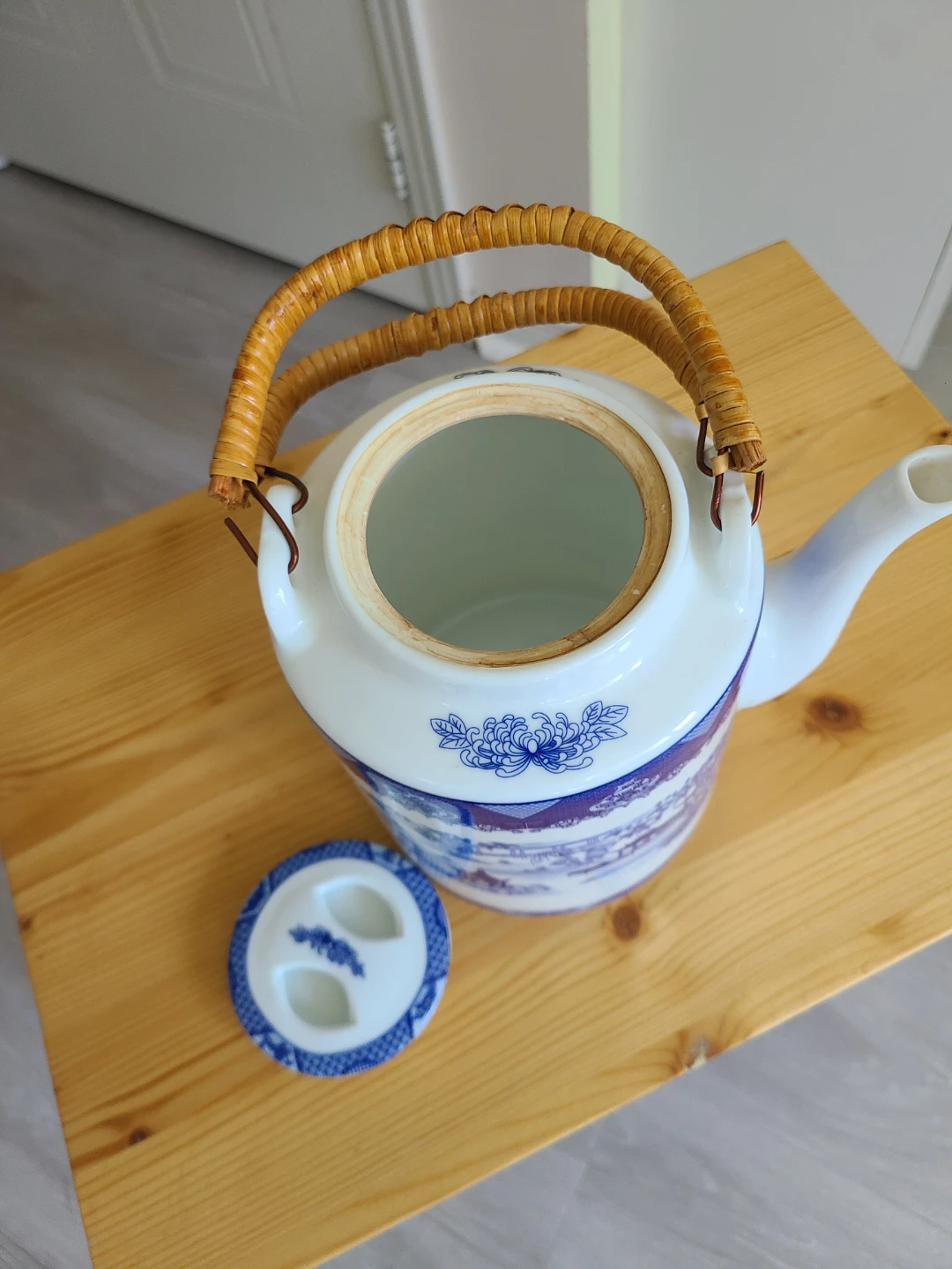 Blue and White Ceramic Teapot with Wicker Handle - photo 3