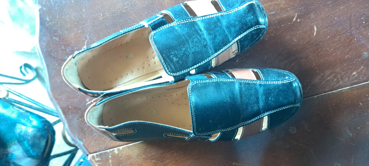 Men's Sandals Size 6 or 36-37