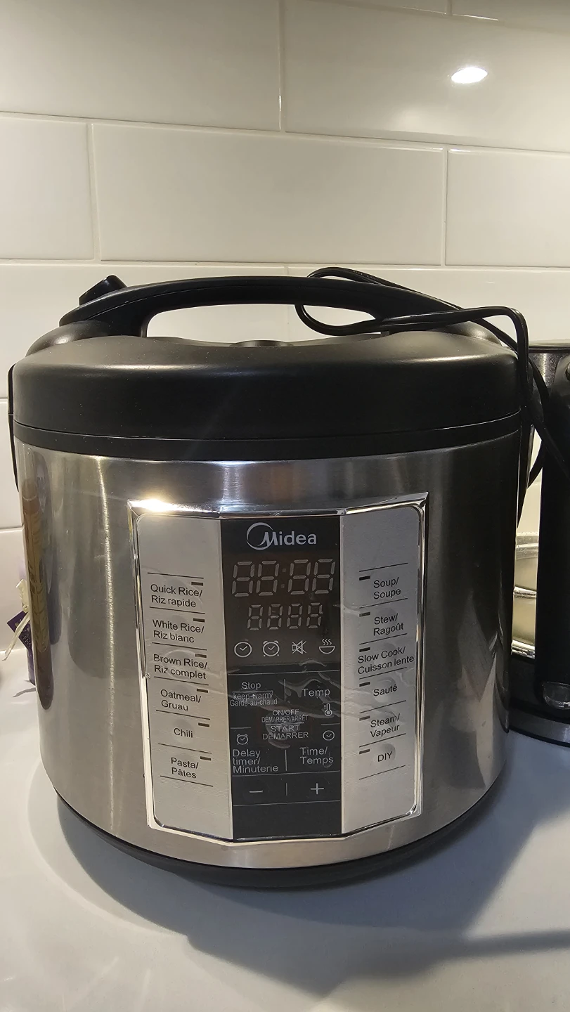 Moving sale - Microwave, rice cooker & kettle - photo 5