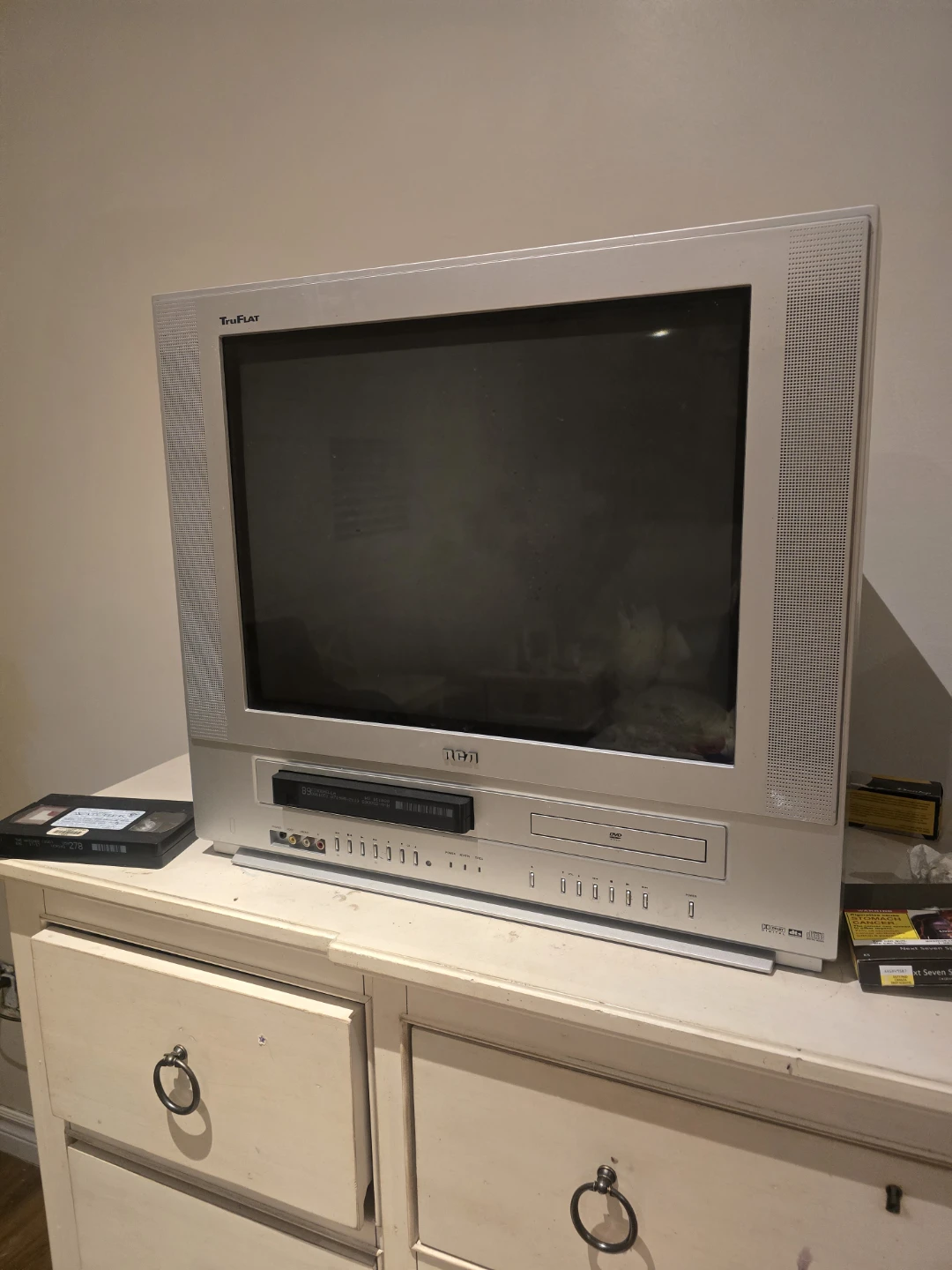 RCA True Flat 13 inch TV DVD VCR Combo