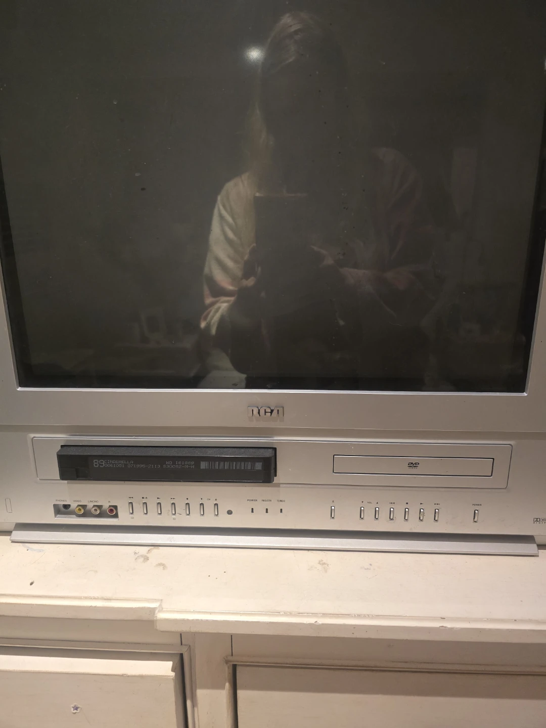 RCA True Flat 13 inch TV DVD VCR Combo - photo 2