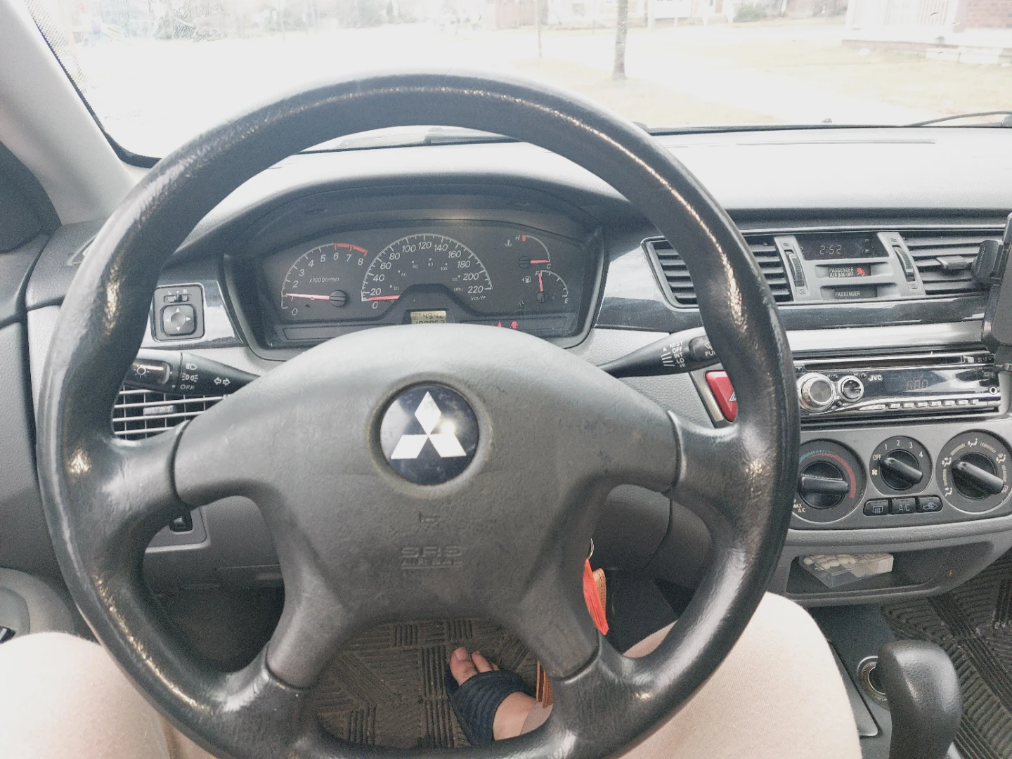 Used Mitsubishi Lancer - photo 4