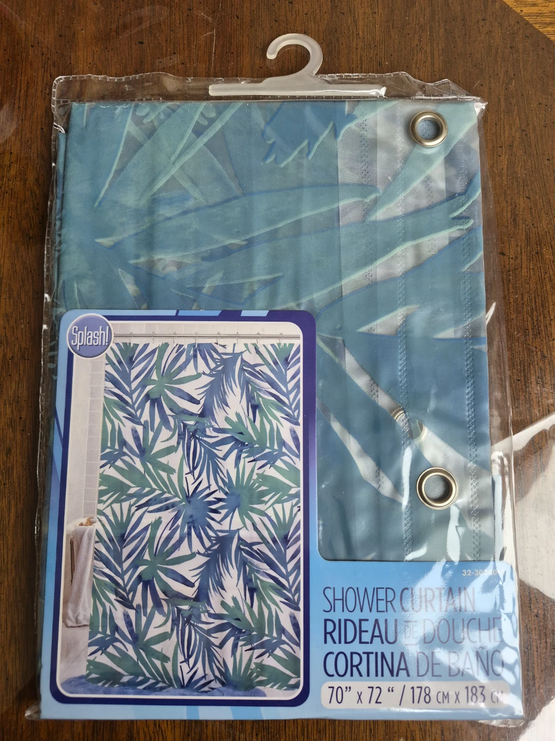 White and green Shower Curtains 5 cad and 10cad with butterflies - photo 4