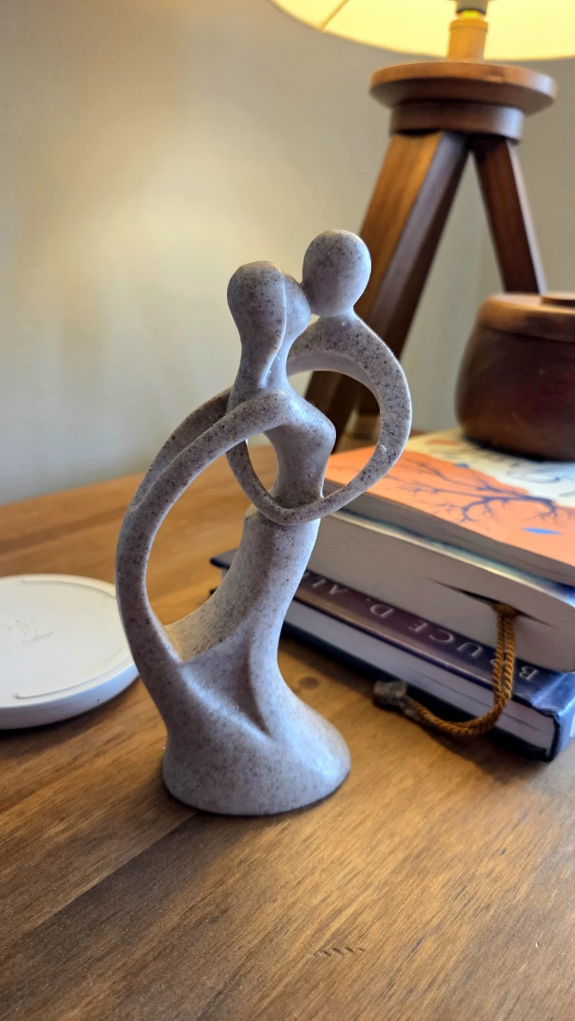 Dancing Couple Sculpture – Stone-Finish Figurine *new