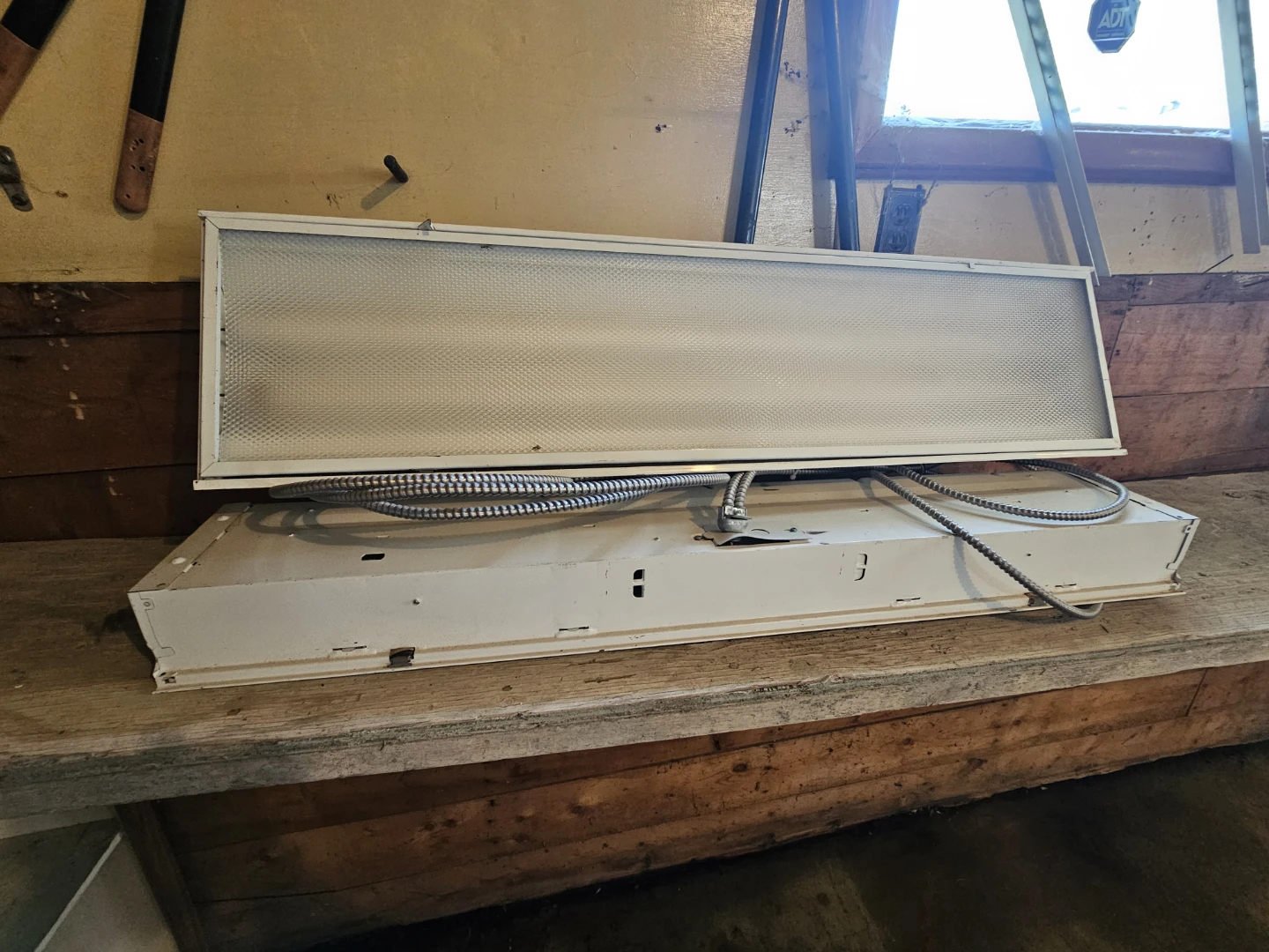 Fluorescent Light Fixture - photo 2