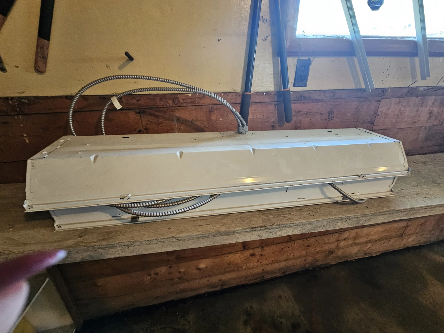 Fluorescent Light Fixture - photo 3