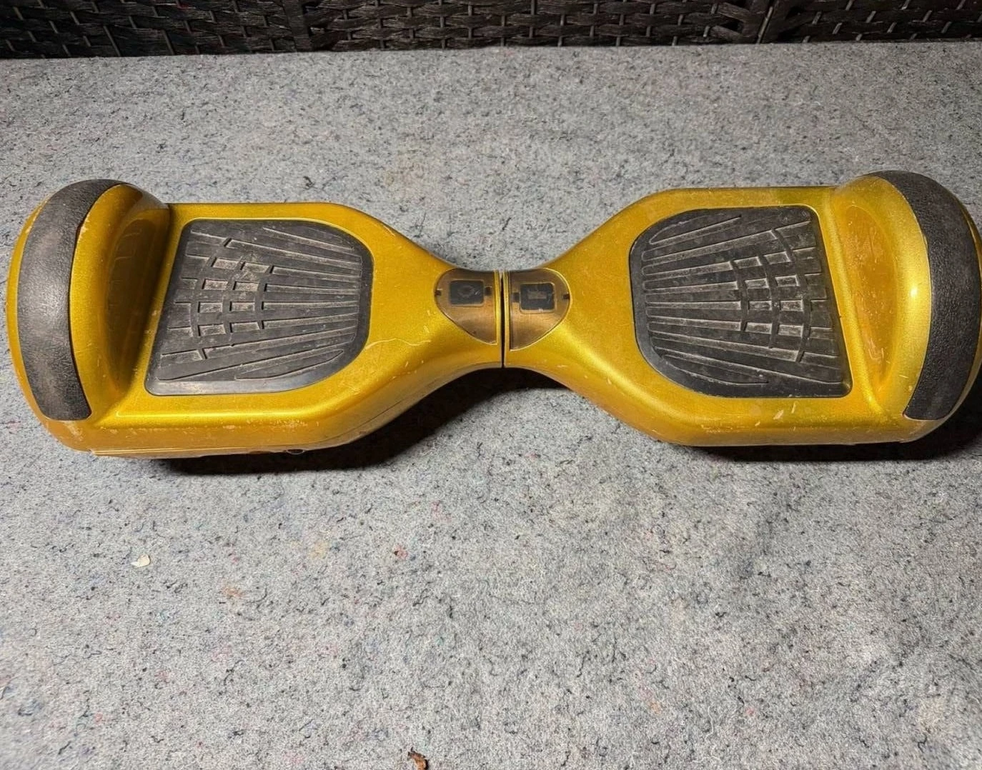 Classic Gold 6.5" Hoverboard – Bluetooth & LED Lights - photo 3