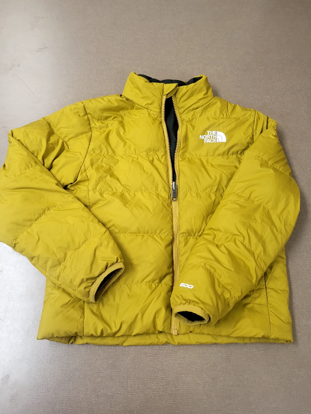 The North Face Reversible Puffer Jacket for kids 🥕