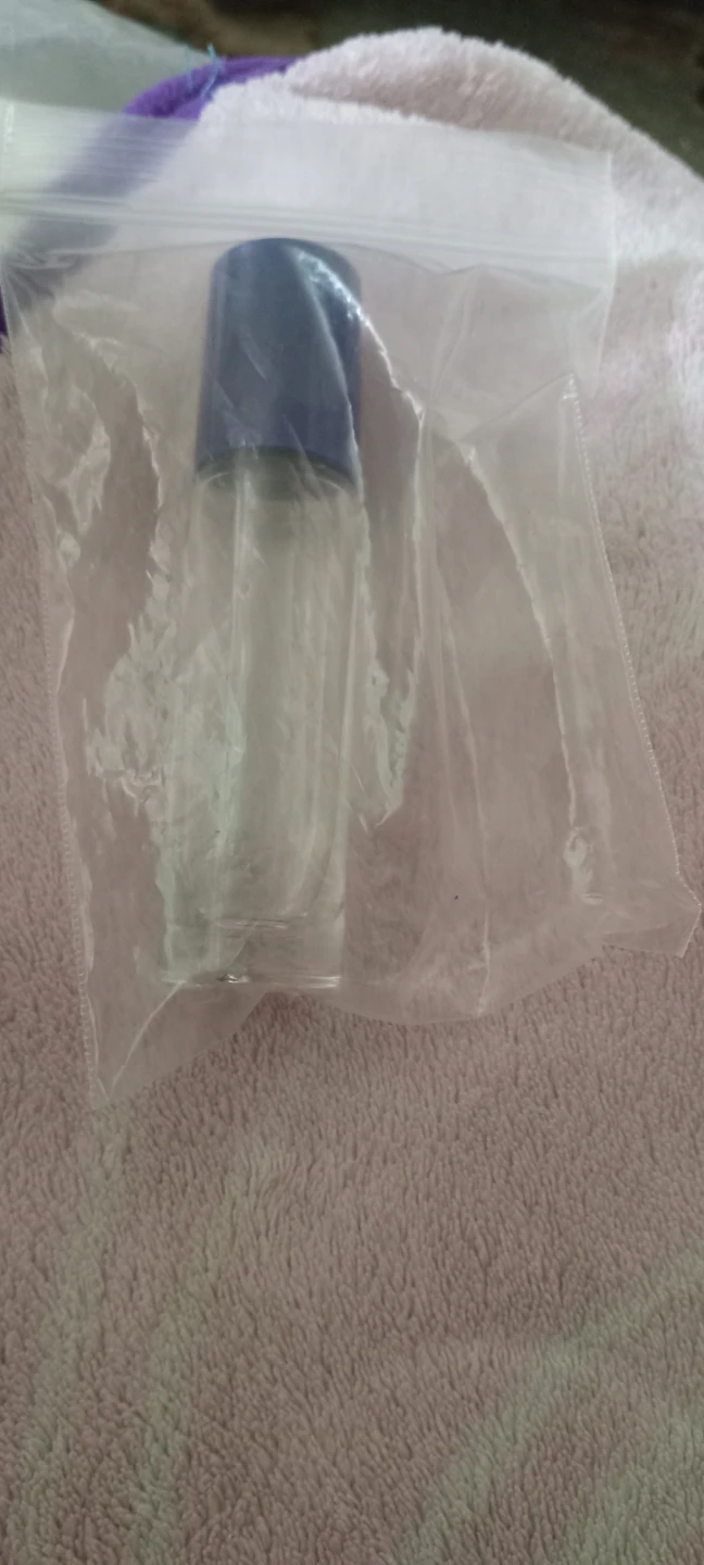 Small glass perfume roller bottle - photo 2