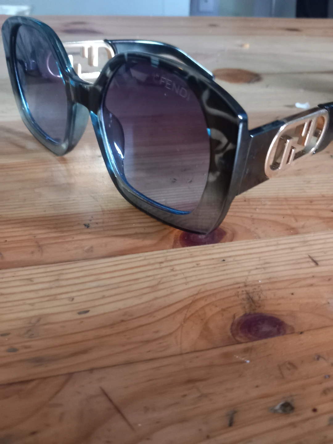 Fendi O'Lock Oversized Sunglasses