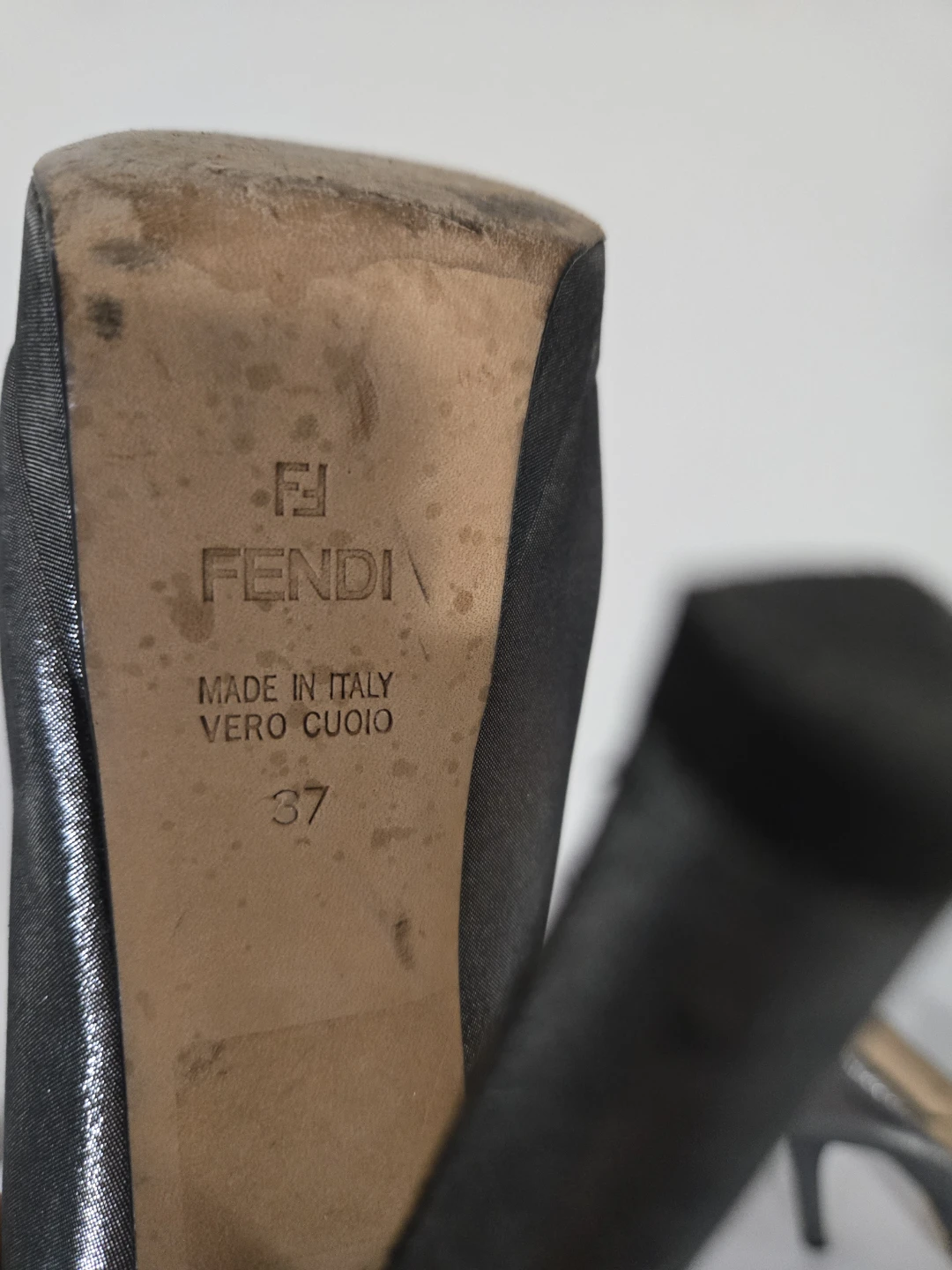 Fendi Peep-Toe Bow Heels Size 37 - photo 2