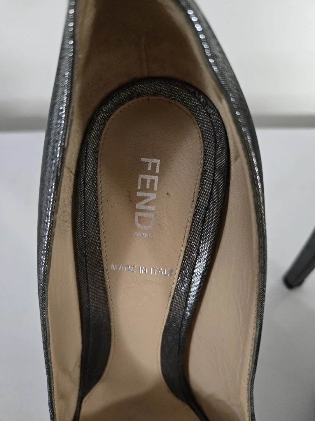Fendi Peep-Toe Bow Heels Size 37 - photo 3