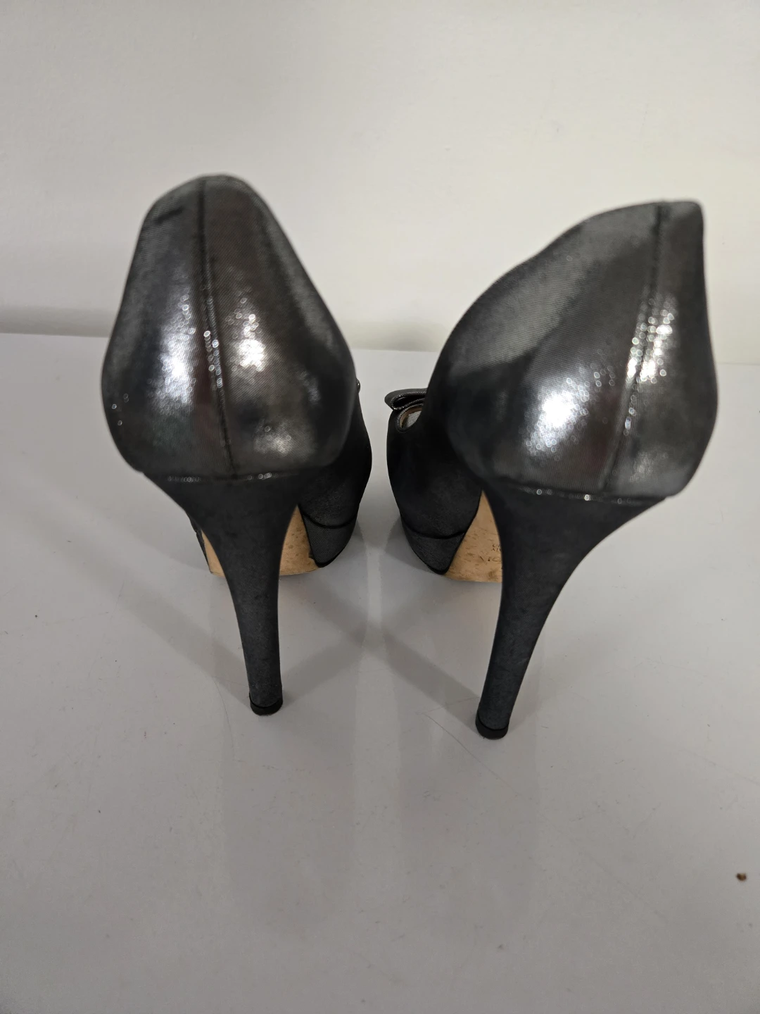 Fendi Peep-Toe Bow Heels Size 37 - photo 5