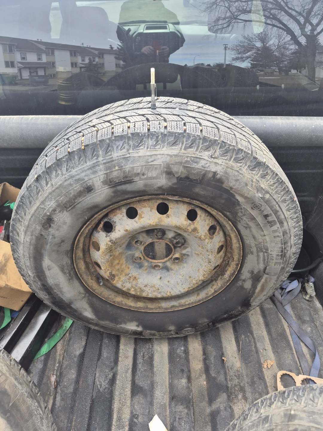 Michelin Tire with Steel Rim - 265/70R17 - photo 5