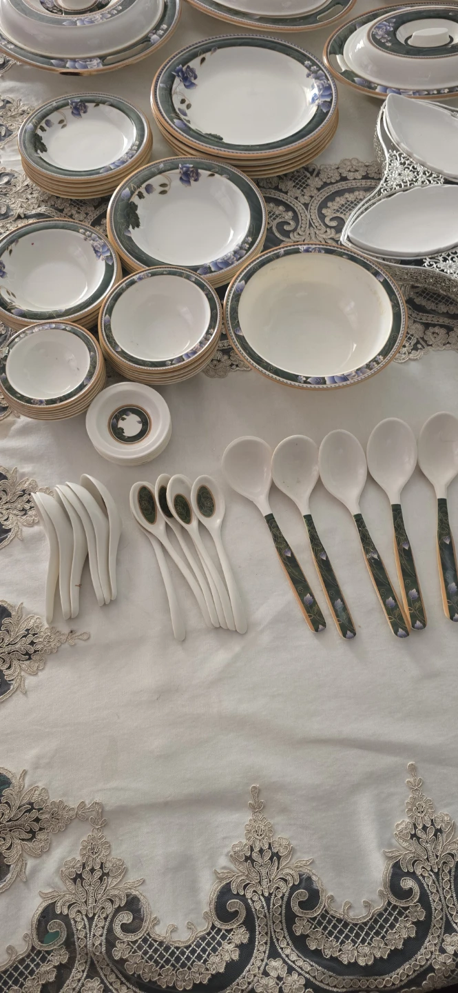 Melamine Dinnerware Set with Floral Design - photo 2