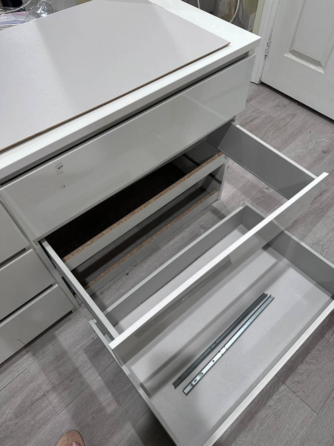White 6-Drawer Dresser - photo 3