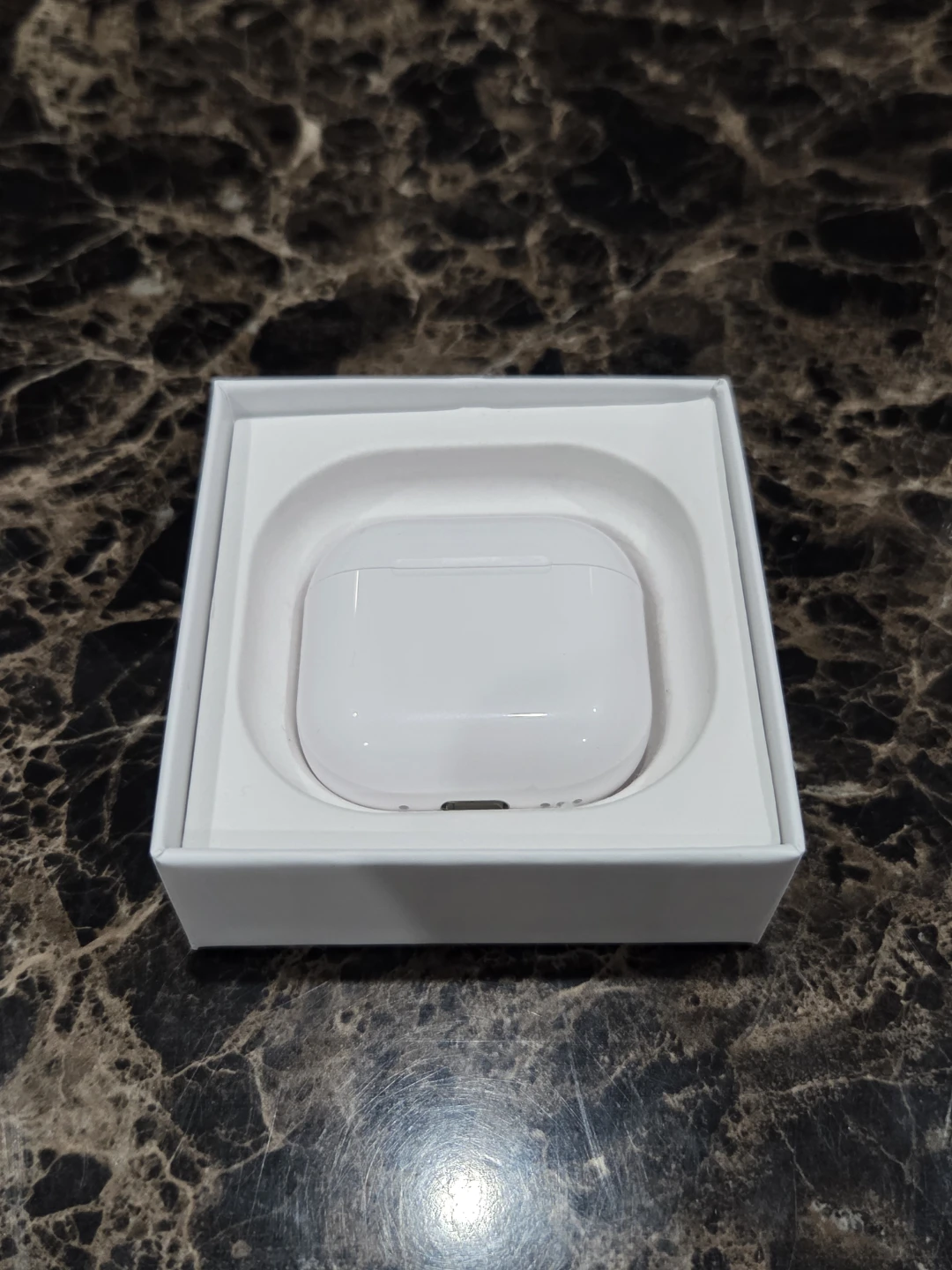 Apple AirPods  (4nd generation) with - photo 2