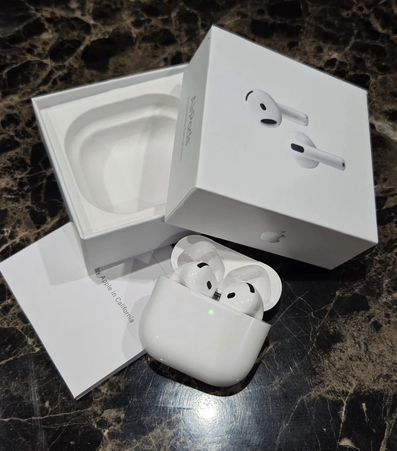 Apple AirPods  (4nd generation) with - photo 4