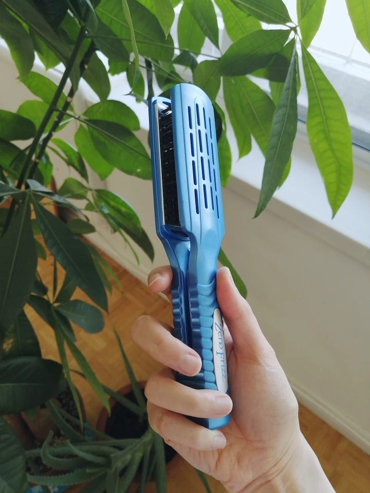 New Hair Brush + Hair Spray Set - photo 3
