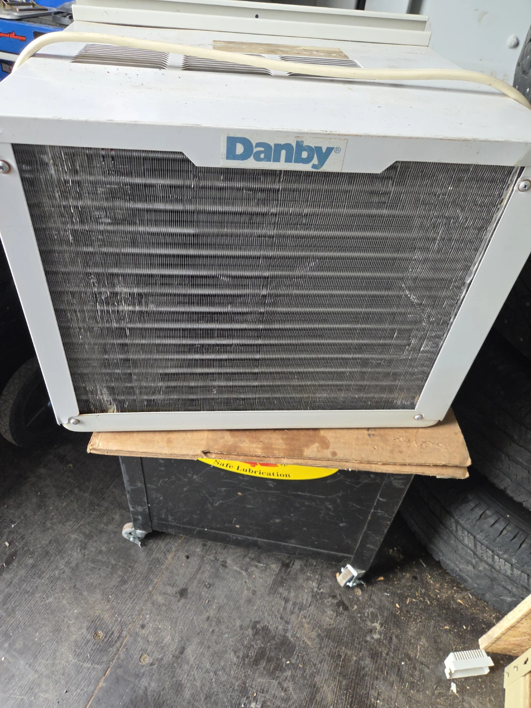 Danby 10,000 BTU Room Air Conditioner - photo 4