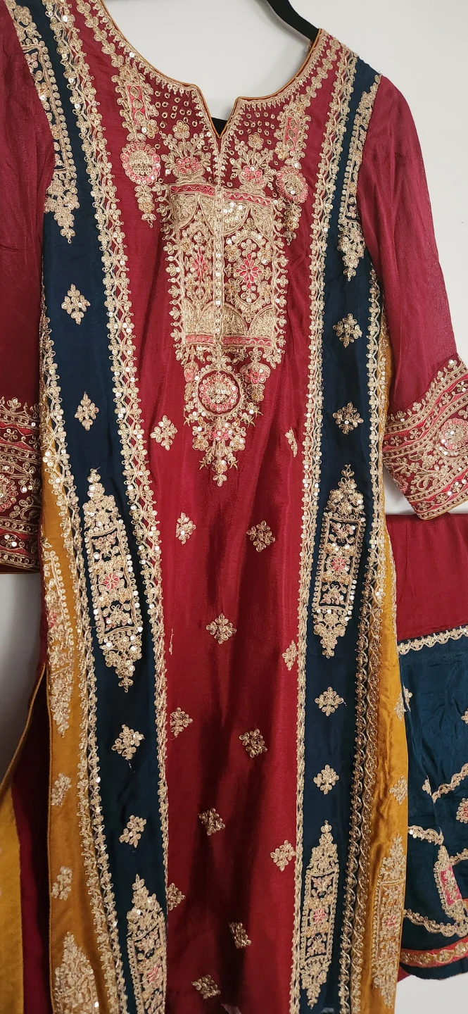 Embroidered Silk Kameez Shalwar with Dupatta - photo 2