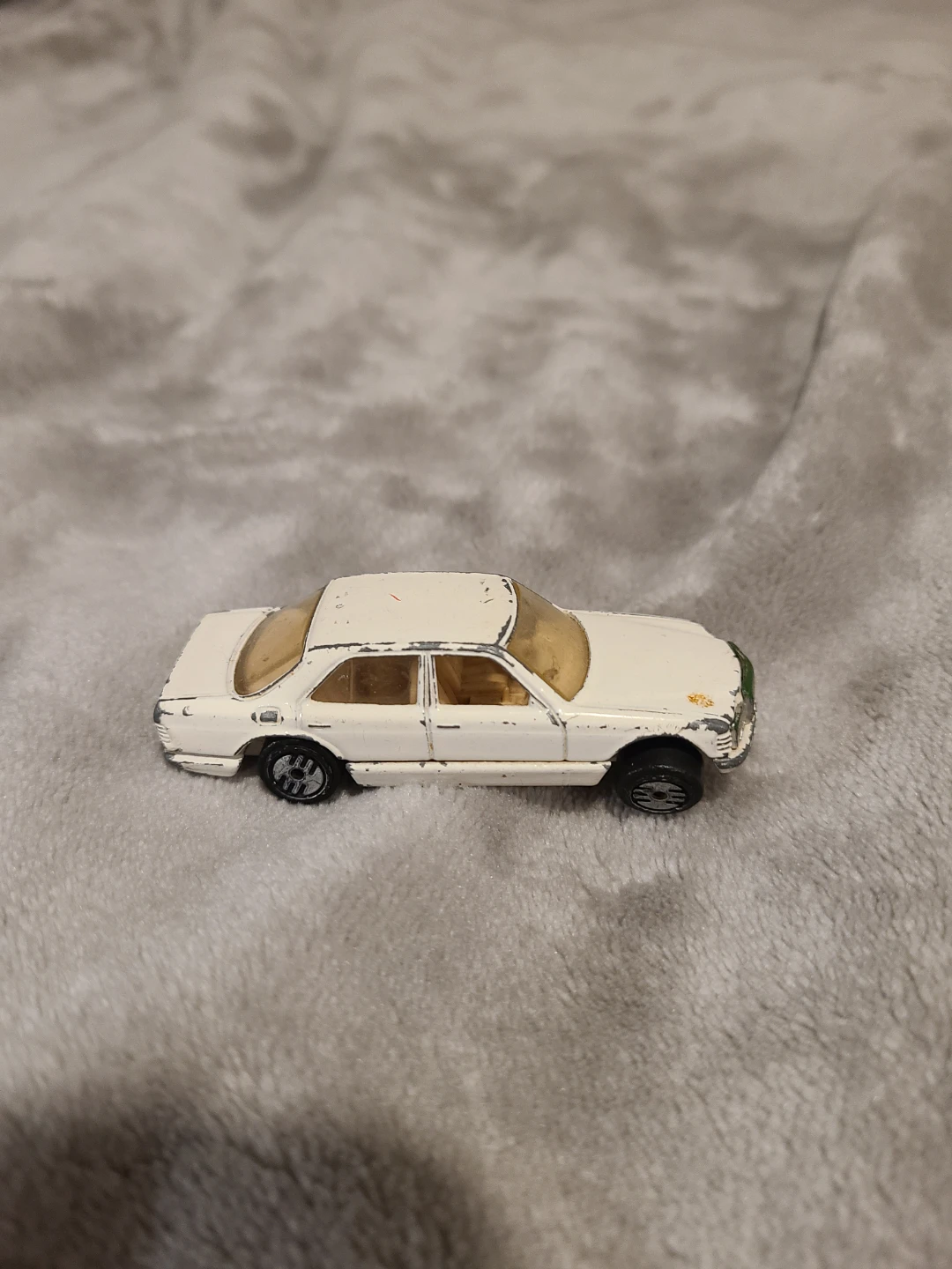 Hot Wheels 1981 Mercedes-Benz 380 SEL White Diecast Toy Car