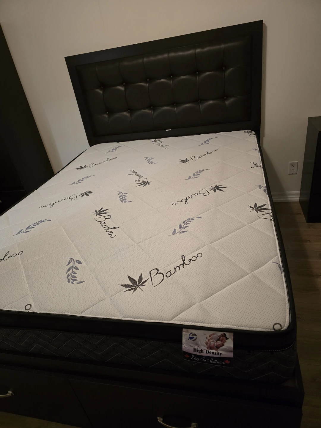 High/Med Density Hybrid Queen Bamboo Matress with dual sided - photo 4