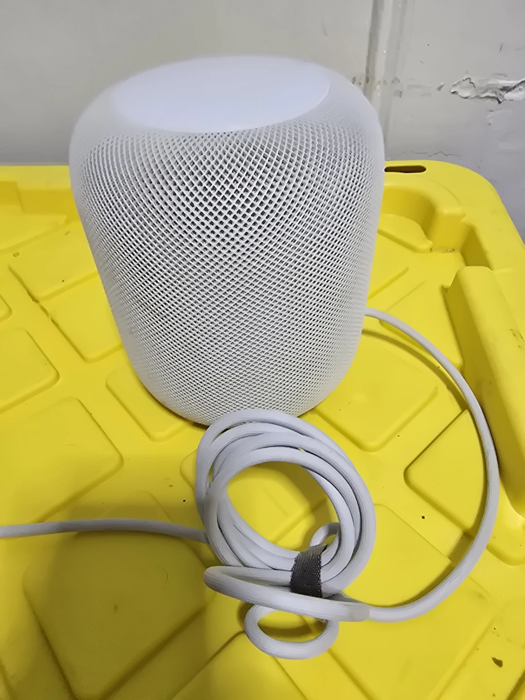 Apple HomePod (1st Gen) Smart Speaker - White