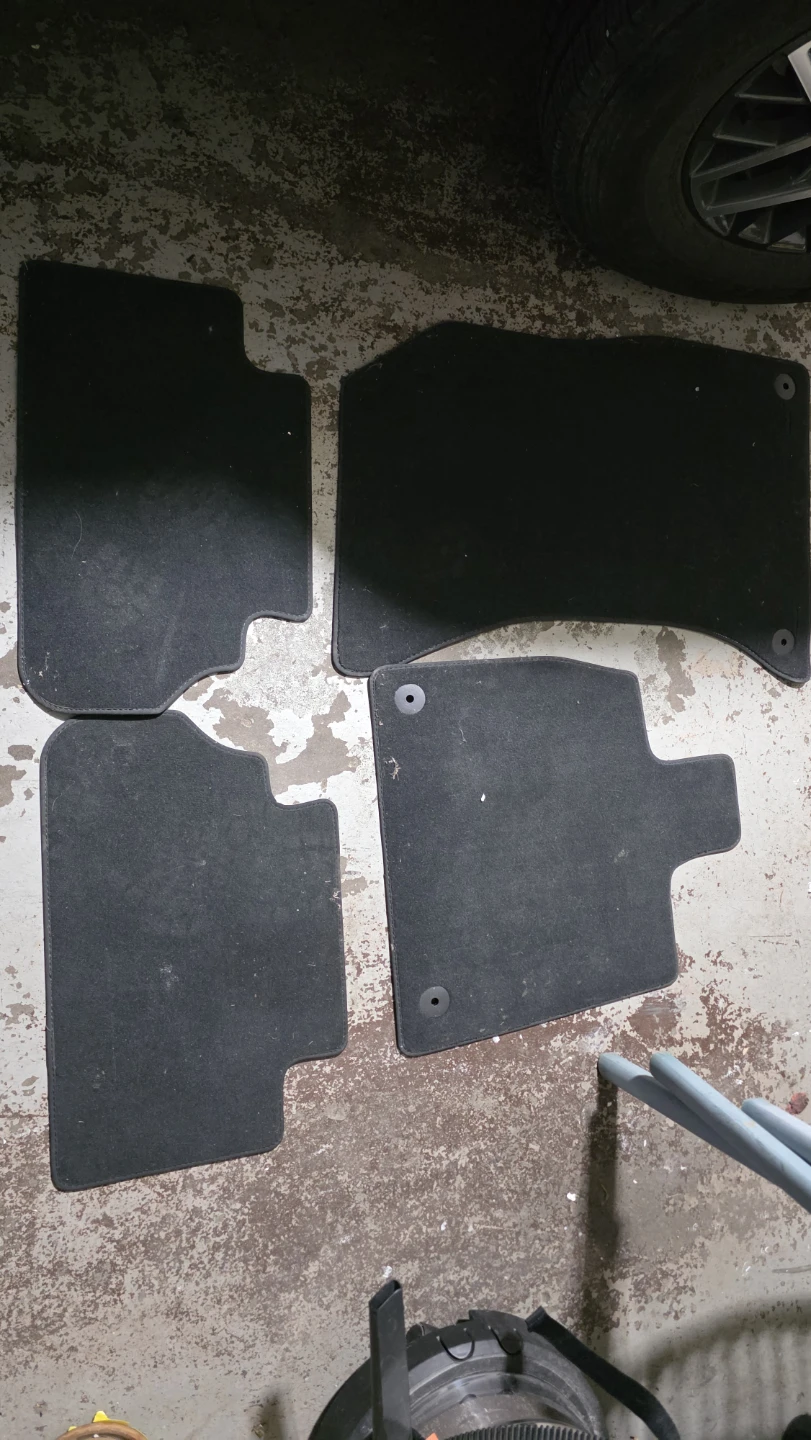 Set of 4 Black Car Floor Mats for Audi Q5 - photo 2
