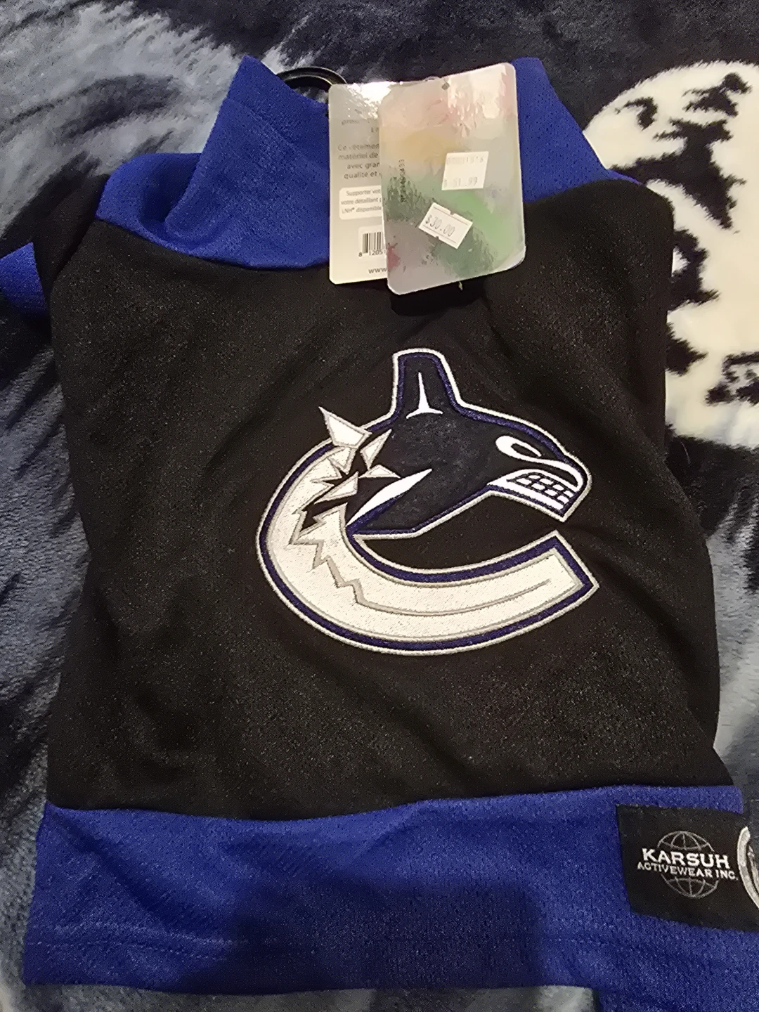 Vancouver Canucks Pet Jersey size Small