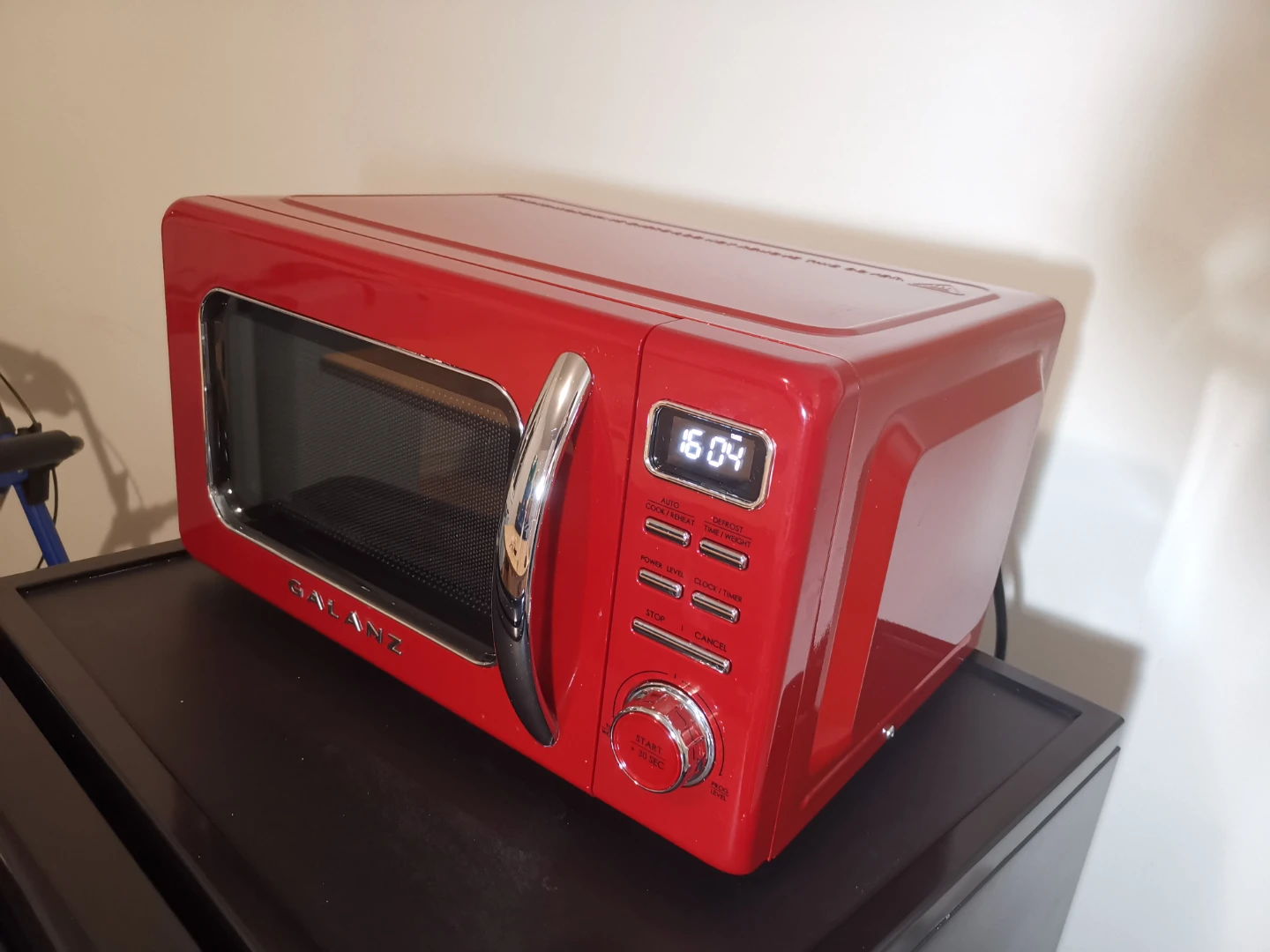 Galanz Retro Red Microwave - photo 4