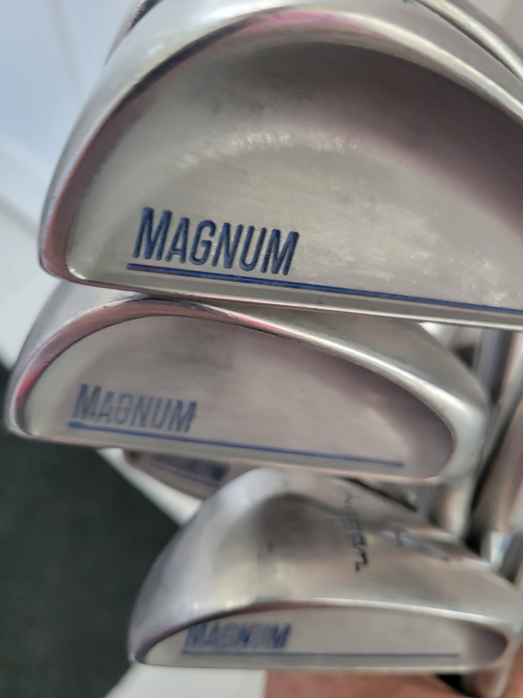 Hogan Magnum Golf Club Set