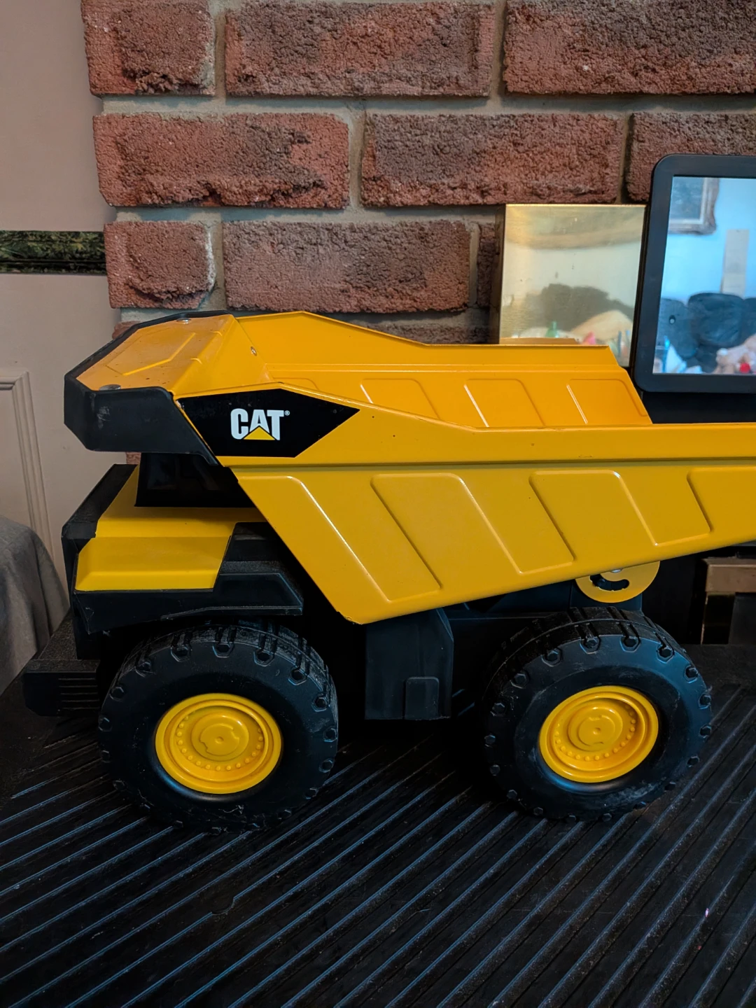 CAT Yellow Dump Truck Toy - photo 2