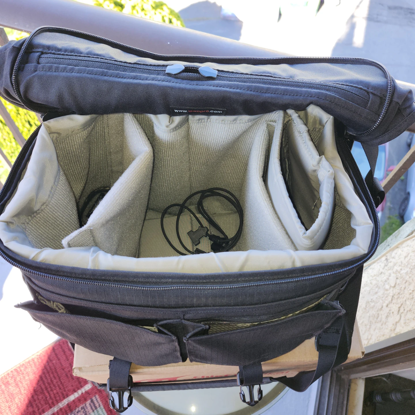 Lowepro Stealth Reporter 400 AW Camera Bag - photo 3