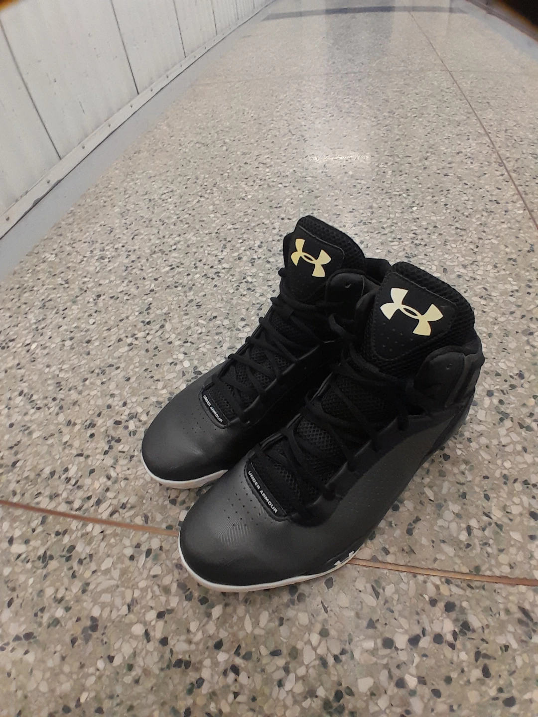 Under Armour Black Basketball Shoes Men's  Size 13 - photo 4