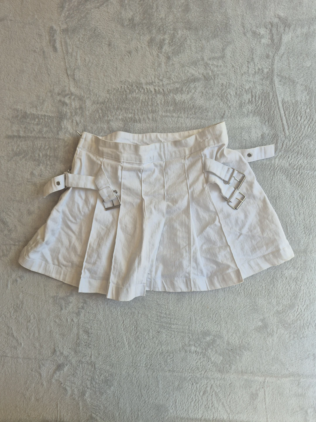 Soho Denim White Pleated Skirt with Buckle Detail Size S - photo 3