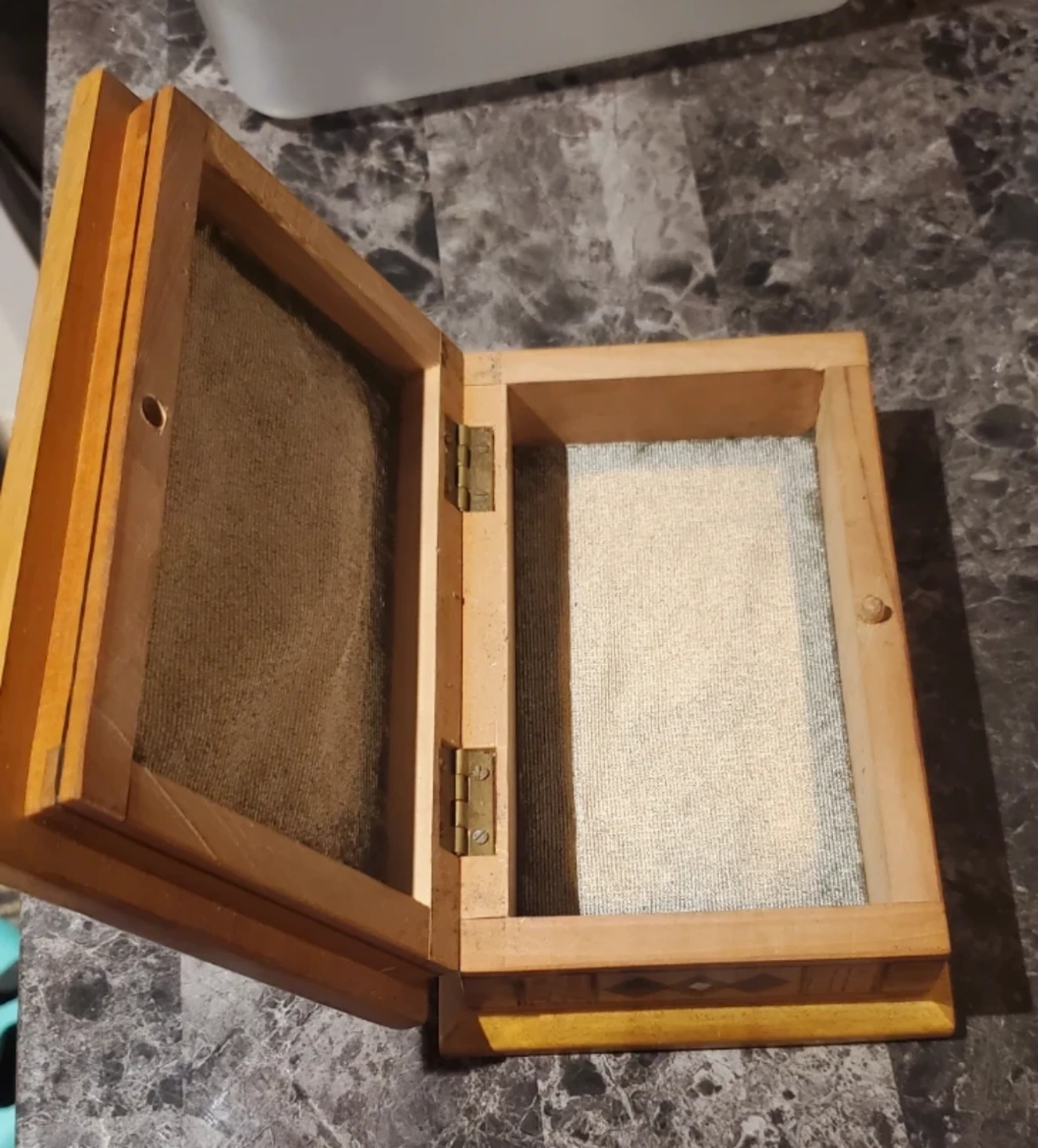 Decorative Wooden Keepsake Box - photo 4