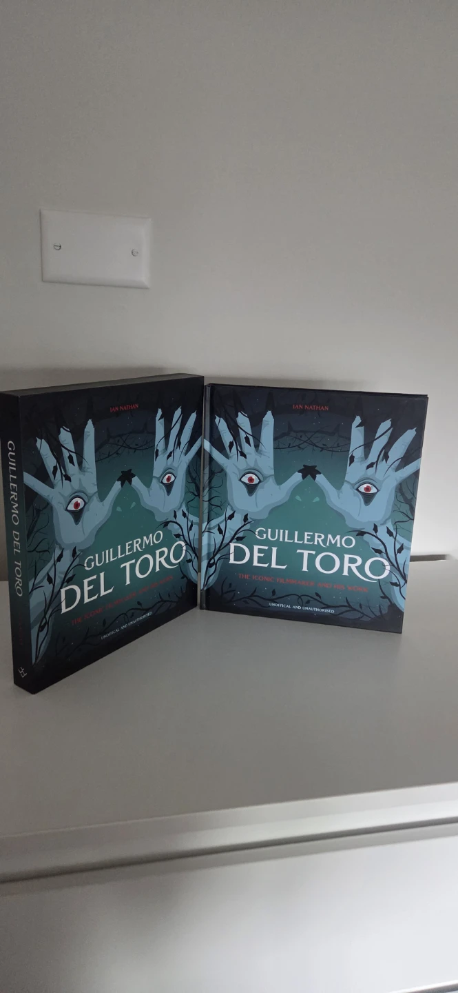 Guillermo Del Toro: The Iconic Filmmaker and His Work Book